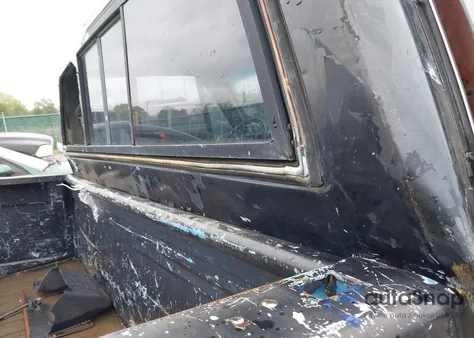 1982 Chevrolet C10 z USA, uszkodzony, nr VIN 1GCDC14H8CF389180